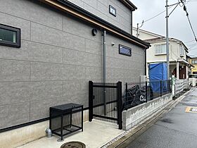 TKプランニング株式会社の施工事例「ブラック外構×ロックガーデンが映え/ナチュラルモダン注文住宅の施工事例」の画像2