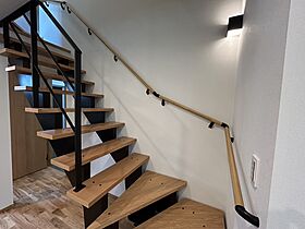 TKプランニング株式会社の施工事例「ブラック外構×ロックガーデンが映え/ナチュラルモダン注文住宅の施工事例」の画像4