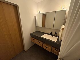 TKプランニング株式会社の施工事例「ブラック外構×ロックガーデンが映え/ナチュラルモダン注文住宅の施工事例」の画像5