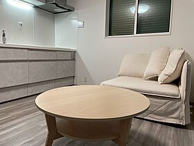 TKプランニング株式会社の施工事例「狭小住宅×快適設計/光と収納でコンパクトな空間を広く暮らす施工事例」の画像1