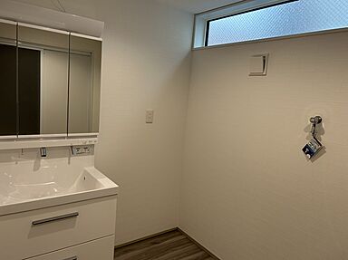 TKプランニング株式会社の施工事例「狭小住宅×快適設計/光と収納でコンパクトな空間を広く暮らす施工事例」の画像5