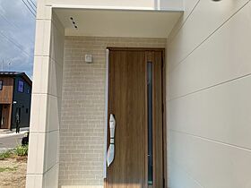 TKプランニング株式会社の施工事例「玄関ベンチ×大容量収納|家族のただいま動線を施工事例でご紹介」の画像1
