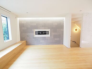 TKプランニング株式会社の施工事例「2階リビング×造作ベンチ|限られた土地を活かす間取りを施工事例でご紹介」の画像3