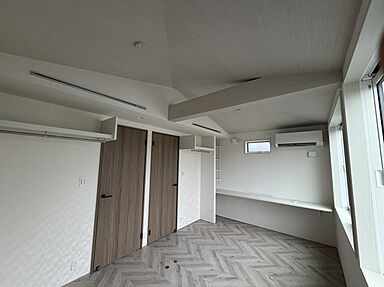 TKプランニング株式会社の施工事例「2階リビング×造作ベンチ|限られた土地を活かす間取りを施工事例でご紹介」の画像8