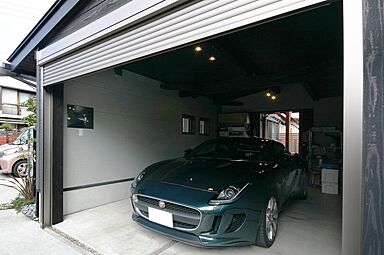 ネクストハウスデザインの施工事例「土間リビング&ガレージ!愛着あるモノを家中に飾り、趣味を中心に暮らす家」の画像5