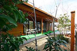 【アキュラホーム 藤枝展示場】@蓮華寺池公園至近 ランドリールームで整える「自由」な暮らしの施工事例「ソトと繋がる平屋COVACO」の画像