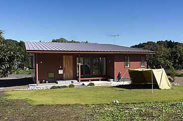 ネクストハウスデザインの施工事例「自然体でのびのび暮らす! 里山の風景を楽しむ平屋」の画像