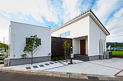 株式会社 住まいの発見館 本社ショールームの施工事例「【27坪×平屋】インナーデッキテラスのある平屋の家」の画像