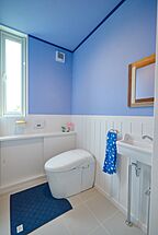 木の家スタイルのトイレ 株式会社 住まいの発見館 本社ショールームの事例画像