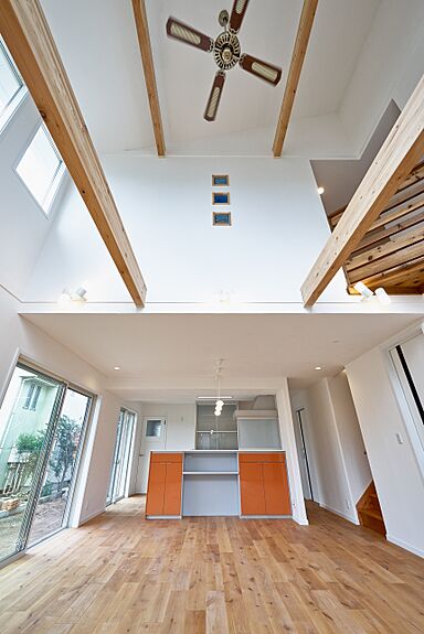 株式会社 住まいの発見館 本社ショールームの施工事例「【51坪×2階建】暮らしを楽しむ広い庭とリビングテラスのある家」の画像3