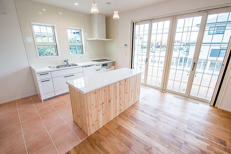 株式会社 住まいの発見館 本社ショールームの公式画像_キッチン4