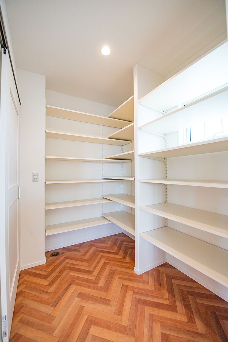 株式会社 住まいの発見館 本社ショールームの公式画像_収納5