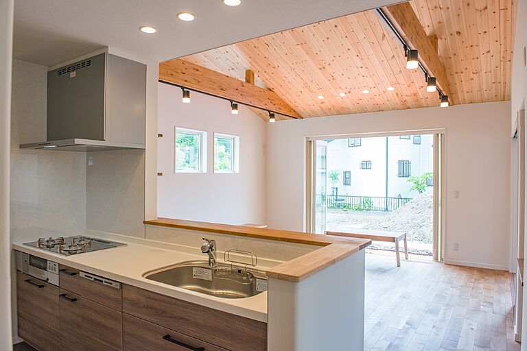 株式会社 住まいの発見館 本社ショールームの公式画像_キッチン4