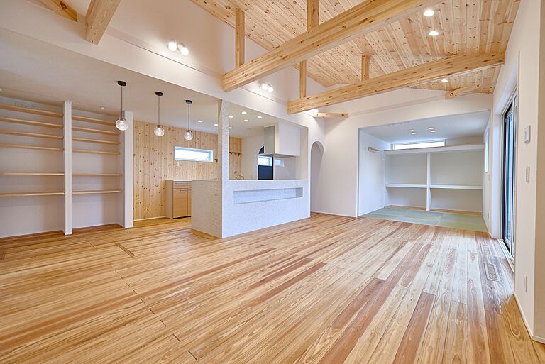 株式会社 住まいの発見館 本社ショールームの公式画像_リビング3