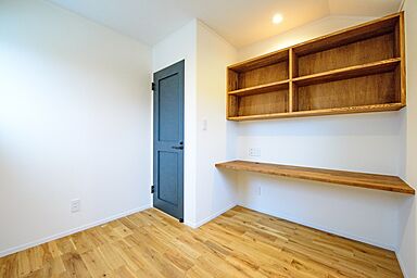 株式会社 住まいの発見館 本社ショールームの施工事例「【37坪×2階建】自然素材をふんだんに使ったナチュラルカントリーな家」の画像1