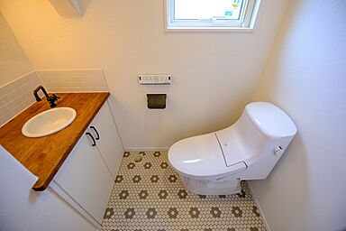 株式会社 住まいの発見館 本社ショールームの施工事例「【37坪×2階建】自然素材をふんだんに使ったナチュラルカントリーな家」の画像5