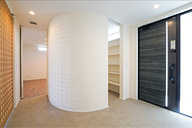 株式会社 住まいの発見館 本社ショールームの施工事例「ドッグランのあるリゾートスタイルの平屋」の画像4