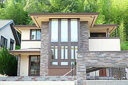 株式会社茂山組の施工事例「S様邸 吹き抜け開口部が美しい邸宅」の画像