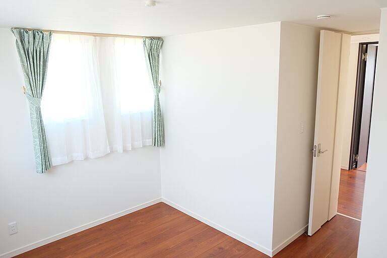 株式会社茂山組の公式画像_洋室4