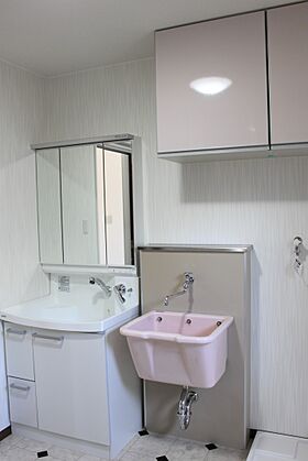 株式会社茂山組の施工事例「A様邸 改築後の新しいLDKのある邸宅」の画像4