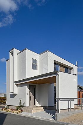 株式会社茂山組の施工事例「エントランスガレージとモニュメント吹抜けのある美術館のような邸宅」の画像5