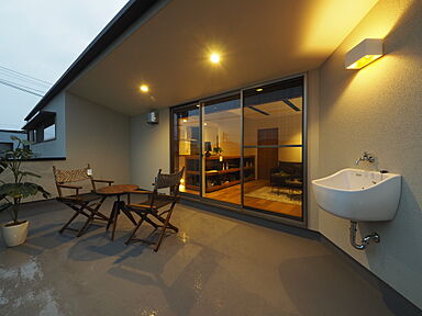 FDMホーム大分店の施工事例「中津市牛神 まちかどモデルハウス 空と暮らす「ガレージのある家」」の画像5