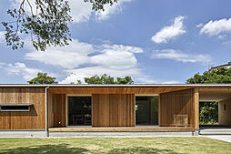 TKプランニング株式会社の施工事例「庭とつながるおおらかな平屋」の画像