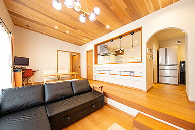 FDMホーム大分店の施工事例「大分県別府市 K様邸 ピットインリビングのある平屋の家」の画像6