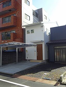 タマホーム株式会社 豊洲店の施工事例「26坪の土地に幅3mの狭小住宅にシンプルに暮らす【251】」の画像