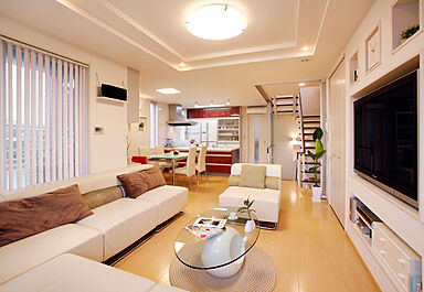 株式会社建築システムの施工事例「26坪にビルトインガレージ3台+4LDK+地下収納+屋上の狭小住宅【117】」の画像1