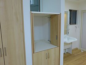 株式会社建築システムの施工事例「うなぎの寝床克服!建て寄せ工法と太陽光照明システム採用二世帯狭小住宅【247】」の画像4