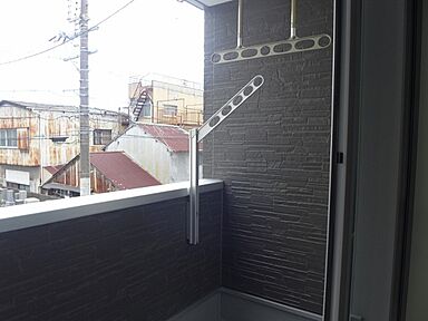 株式会社建築システムの施工事例「幅3m奥行き18mに5DK!まさしく隙間に建った3階建て狭小住宅【248】」の画像2