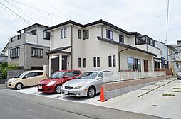 株式会社建築システムの施工事例「水廻りや玄関も親世帯と子世帯に設けた全館空調システム省エネ二世帯住宅【187】」の画像