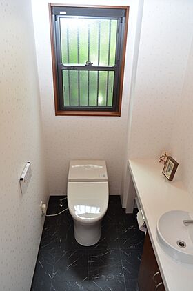 株式会社建築システムの施工事例「水廻りや玄関も親世帯と子世帯に設けた全館空調システム省エネ二世帯住宅【187】」の画像5