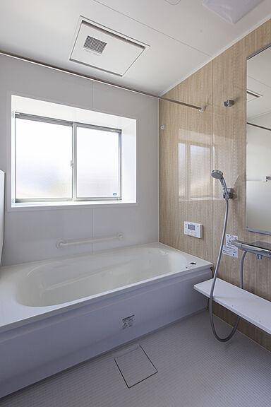 株式会社建築システムの施工事例「狭小地24坪にビルトインガレージ付き重量鉄骨3階建て住宅【237】」の画像6