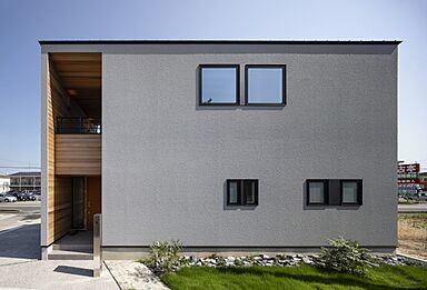株式会社 宮里住宅社 (ロイヤルハウス美ら海店)の施工事例「中庭(コートハウス)で、開放的な室内の家」の画像