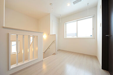 有限会社 高健工務店の施工事例「『安心の耐震とパナソニックブランド』ラグジュアリーな空間とたっぷり大収納の家」の画像5