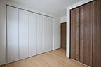 シンプルモダンスタイルの洋室 有限会社 高健工務店の事例画像