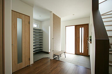 有限会社 高健工務店の施工事例「大家族もゆったりくつろげる安心の家」の画像