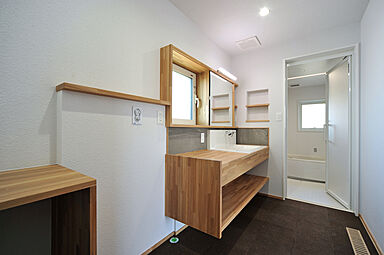 有限会社 高健工務店の施工事例「テクノストラクチャーで建てた「自然素材の家」」の画像4