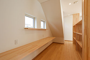 有限会社 高健工務店の施工事例「テクノストラクチャー「完全分離型二世帯住宅」」の画像4