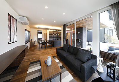 シンプルモダンスタイルのリビング 株式会社七呂建設の事例画像