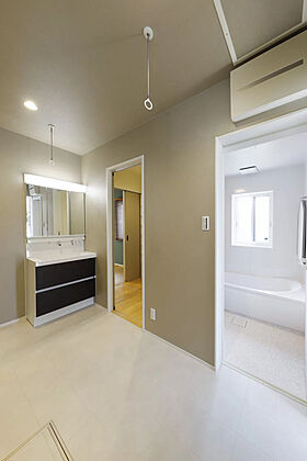 株式会社七呂建設の施工事例「ガレージライフを楽しむ家-東開町モデルハウス」の画像5