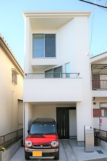 建築工房ピネストの施工事例「狭小3階建住宅『くつろぎの家』」の画像