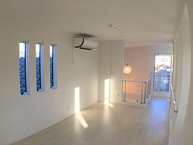 建築工房ピネストの施工事例「狭小3階建住宅『くつろぎの家』」の画像4