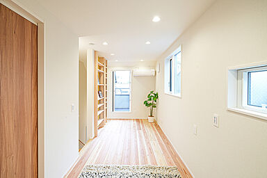 建築工房ピネストの施工事例「狭小3階建て/敷地約14坪/木造・準耐火住宅『みわたしの家』」の画像8