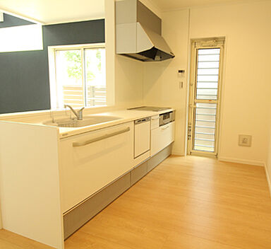 川越設計の施工事例「光と風を取り込む吹き抜けと広く明るい家」の画像1