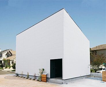 株式会社スタジオCoCo-Liの施工事例「現実的な大きさで造ったモデルハウス。みんなが楽しく、カッコよく暮らせるZEHの家」の画像