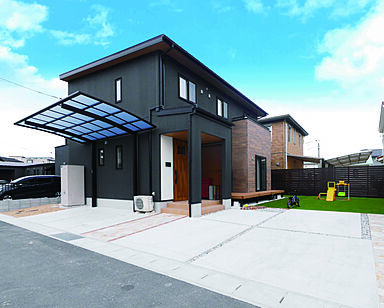 タナカホームズの施工事例「山口県 I様邸 人気の「濃色系ベース」・「和モダンスタイル」住宅」の画像1