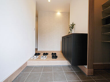 タナカホームズの施工事例「家族みんなが快適に過ごせる開放感のある平屋」の画像9